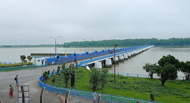 নীলফামারীতে বিপৎসীমার কাছে তিস্তার পানি