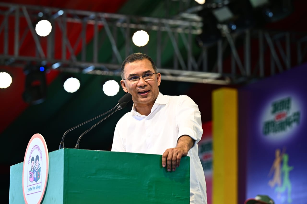 খেলাধুলার পাশাপাশি লেখাপড়াতেও এগিয়ে যেতে হবে : প্রধানমন্ত্রী