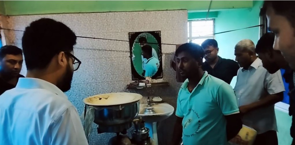 সাতক্ষীরায় নকল দুধ তৈরির উপাদান জব্দ 
