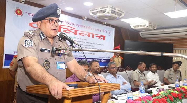 মাদকমুক্ত দেশ গঠনে সামাজিক প্রতিরোধ গড়ে তুলতে হবে : সিএমপি কমিশনার