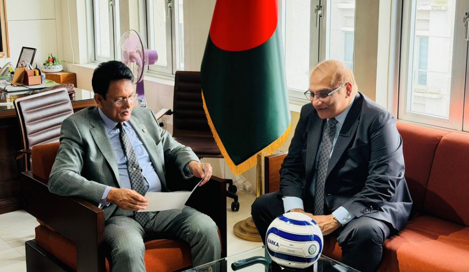 শিক্ষামন্ত্রীর সঙ্গে পাকিস্তান হাইকমিশনারের সৌজন্য সাক্ষাৎ  
