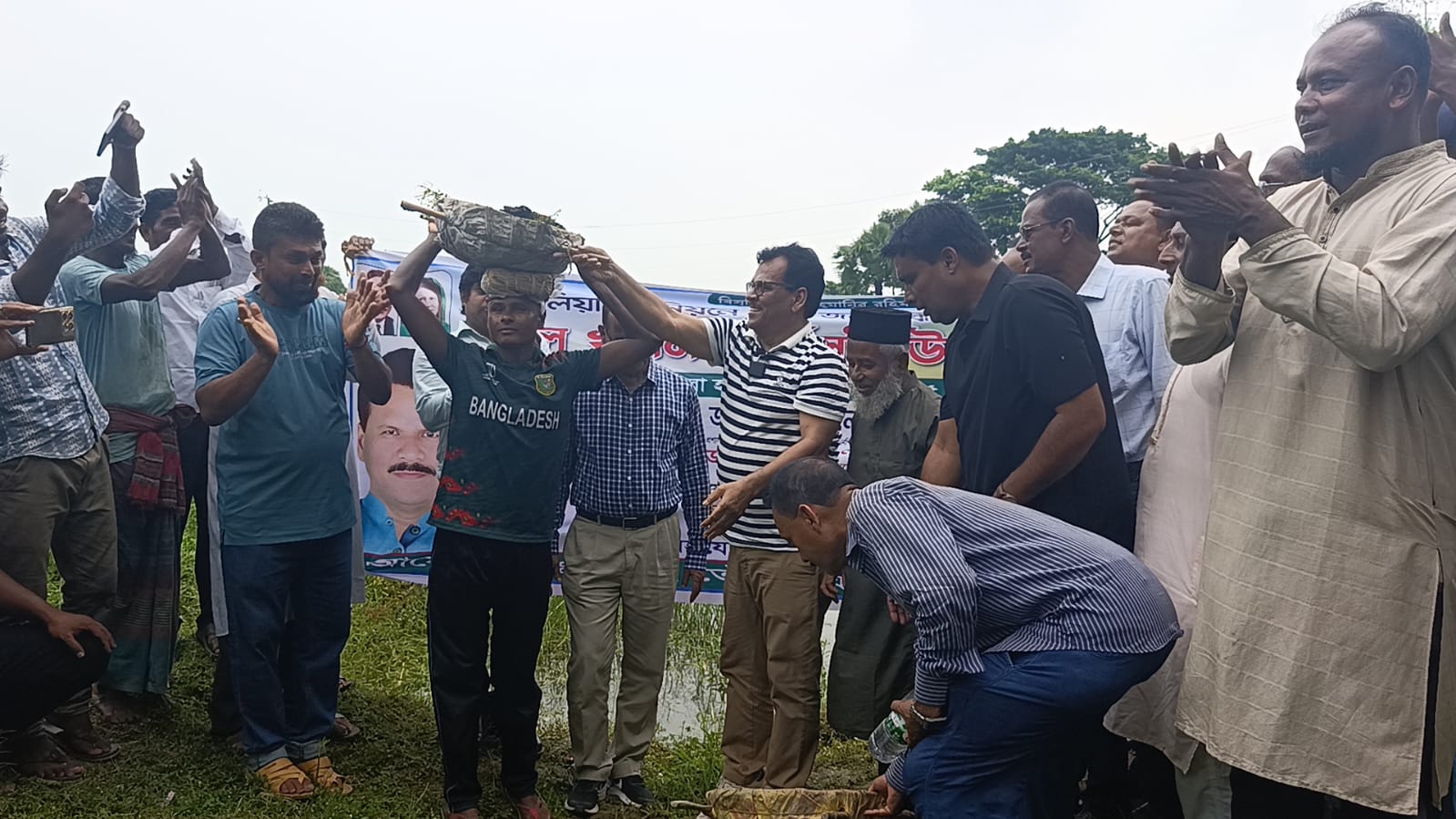 সাতক্ষীরায় খাল সংস্কার ও জলাবদ্ধতা নিরসন কার্যক্রম উদ্বোধন