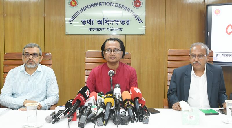 বিচারাধীন অবস্থায় আওয়ামী লীগের কর্মকাণ্ড নিষিদ্ধ থাকবে: তথ্য উপদেষ্টা