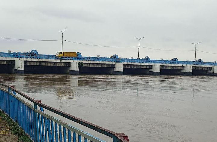 বৃষ্টি ও উজানের ঢলে তিস্তার পানি বিপৎসীমা ছুঁই ছুঁই, নিম্নাঞ্চল প্লাবিত 