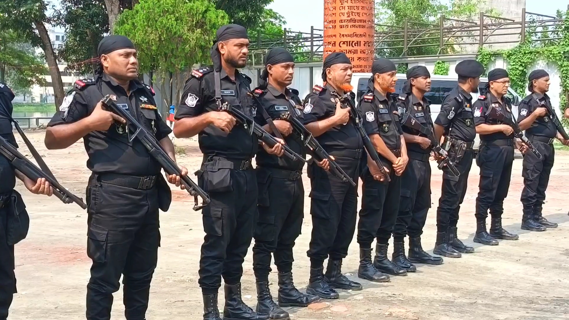 নিষিদ্ধ আওয়ামী লীগের নাশকতা ঠেকাতে মাদারীপুরে কড়া নিরাপত্তা