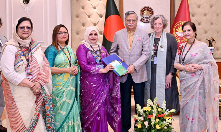 রাষ্ট্রপতির সঙ্গে ইন্টারন্যাশনাল ইনার হুইল প্রেসিডেন্টের সৌজন্য সাক্ষাৎ 