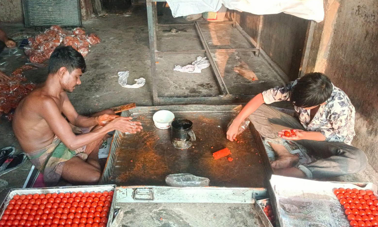 নরসিংদীতে বেকারি মালিককে ৫০ হাজার টাকা জরিমানা