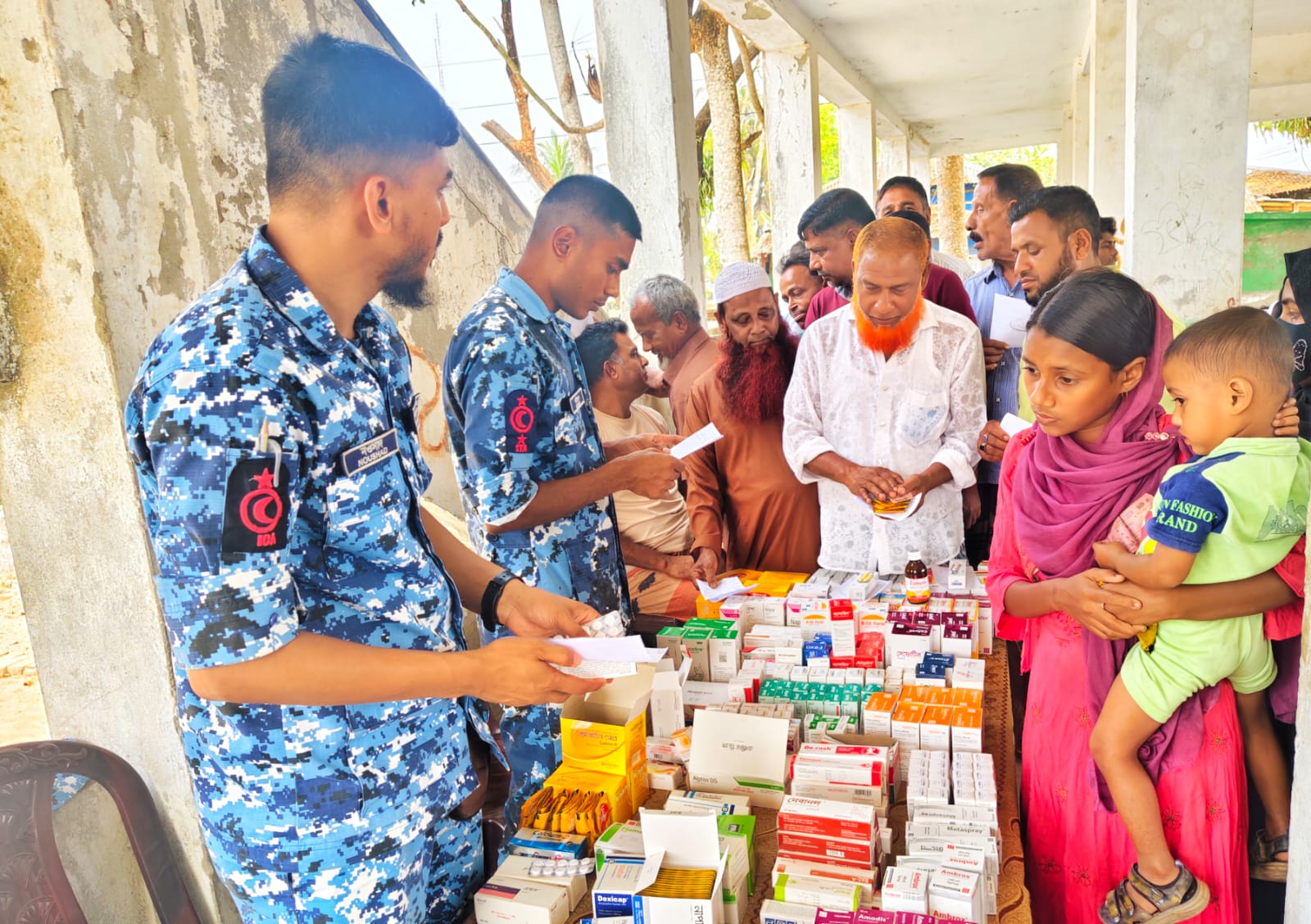 মোংলায় বিনামূল্যে চিকিৎসা সেবা ও ওষুধ বিতরণ কোস্ট গার্ডের 