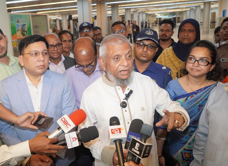 জুলাইয়ের মধ্যে মালয়েশিয়ার শ্রমবাজার নিয়ে সুখবর আসবে : প্রবাসীকল্যাণ মন্ত্রী
