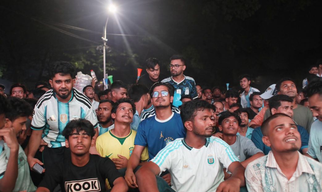 বিশ্বকাপের খেলা চলাকালে ঢাবি ক্যাম্পাসে বহিরাগত প্রবেশ ও যানচলাচলে নিষেধাজ্ঞা