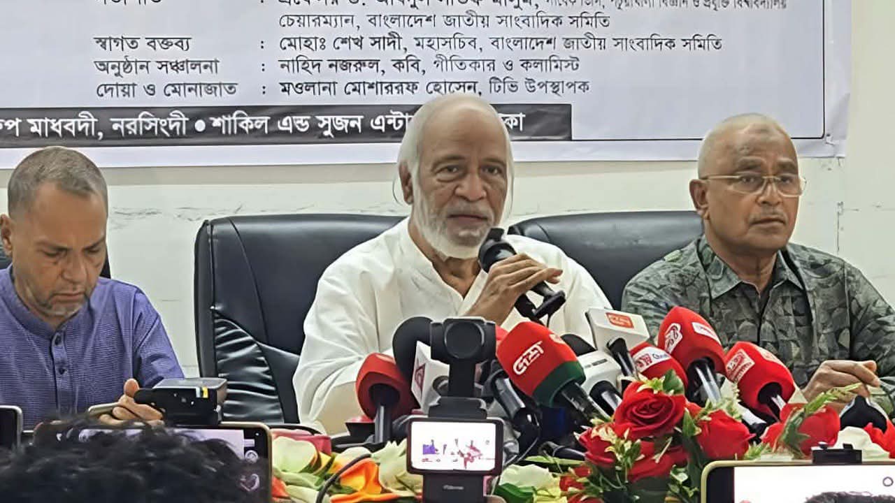 গুণীদের সম্মান জানালে গর্বিত জাতি হবে বাংলাদেশ: আব্দুল মঈন খান