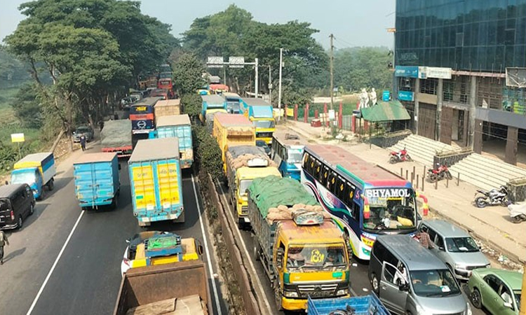 ঢাকা-চট্টগ্রাম মহাসড়কের গজারিয়া অংশে ৬টি ইউটার্ন ঝুঁকিপূর্ণ