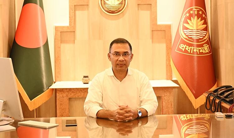 গ্রেট হলে প্রধানমন্ত্রীকে উষ্ণ অভ্যর্থনা