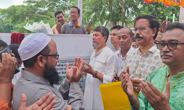 কুমার নদের ওপর নির্মাণাধীন সেতু পাঁচ গ্রামের মানুষের দুর্ভোগ কমাবে