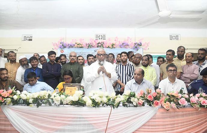 কর্মপরিকল্পনা প্রণয়নে স্থানীয় কৃষকদের সম্পৃক্ত করার নির্দেশ শ্রমমন্ত্রীর