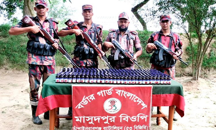 চাঁপাইনবাবগঞ্জে ভারতীয় সিরাপ জব্দ