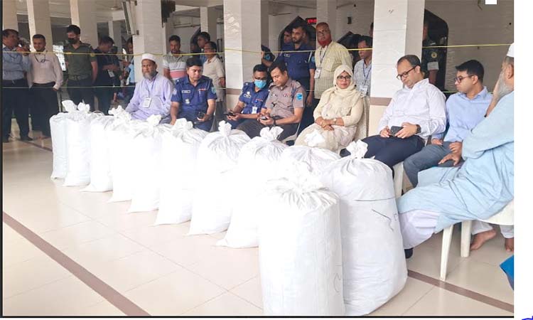 পাগলা মসজিদের দানবাক্সে মিলেছে ৪৩ বস্তা টাকা