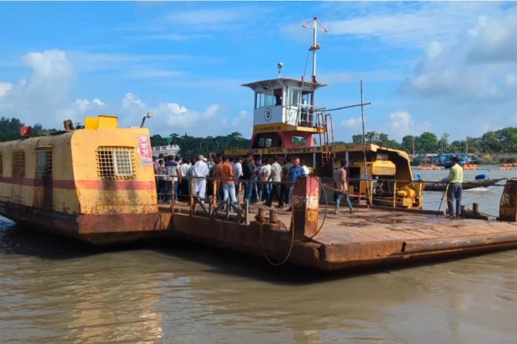 পশুর নদীতে চব্বিশ ঘণ্টা ফেরি সার্ভিস উদ্বোধন করলেন জলবায়ু প্রতিমন্ত্রী