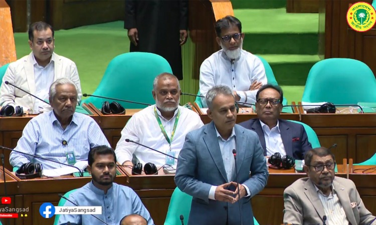 বাজেটে মানবসম্পদ উন্নয়ন ও অবকাঠামো খাতকে সর্বোচ্চ গুরুত্ব দেওয়া হয়েছে : রবিউল আলম