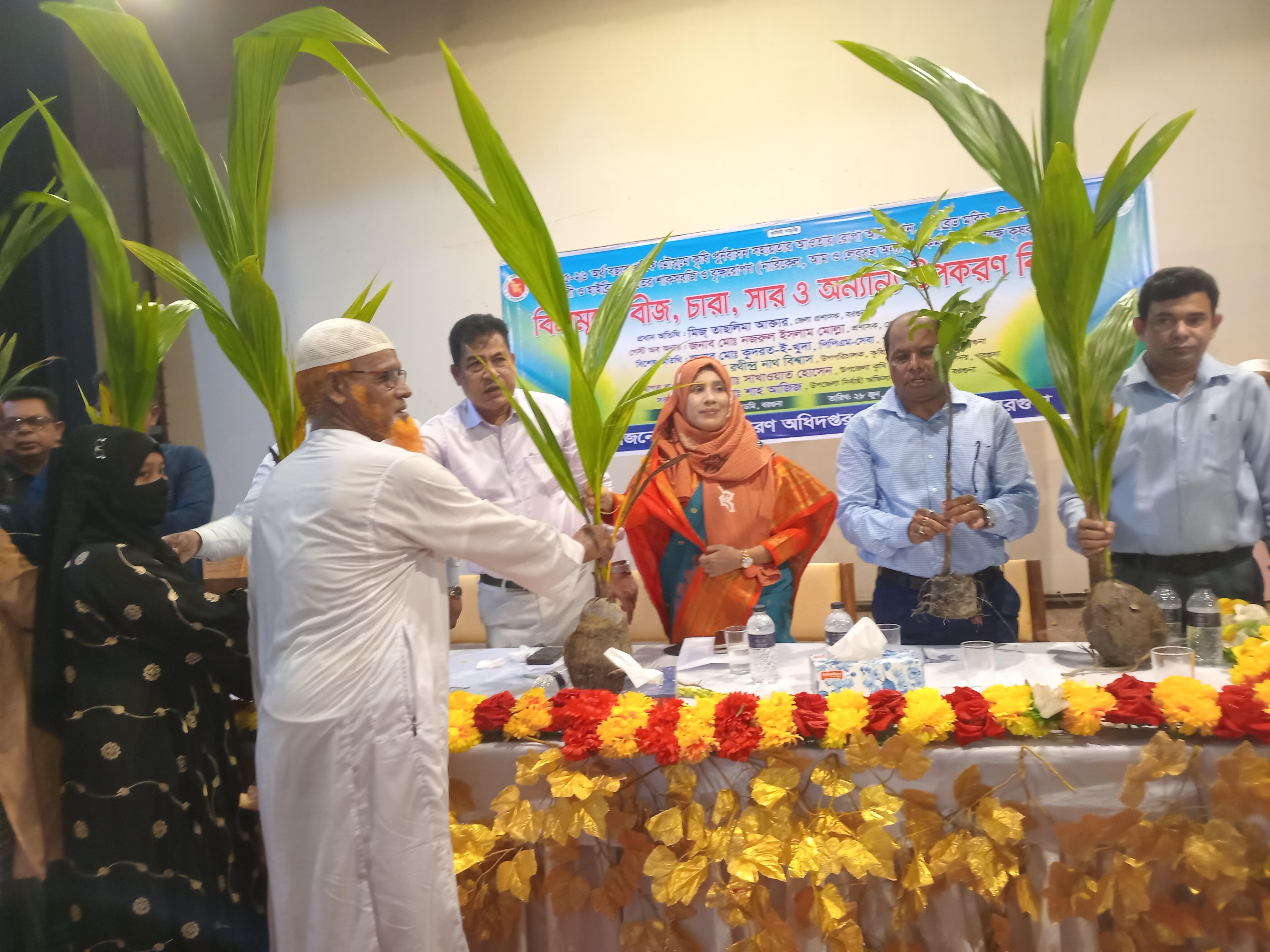 বরগুনায় জেলা ফল মেলার উদ্বোধন