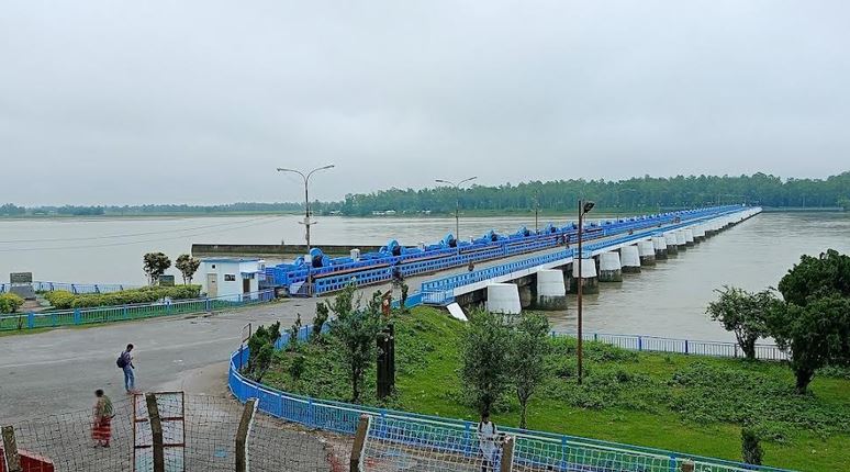 নীলফামারীতে তিস্তার পানি বিপৎসীমা অতিক্রম করেছে 