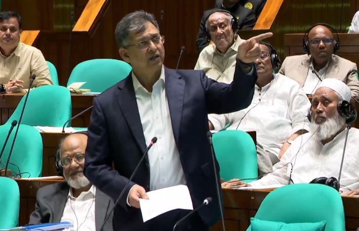 অতীতের অর্থনৈতিক লুটপাট কাটিয়ে জনকল্যাণভিত্তিক নতুন অর্থনৈতিক ব্যবস্থার বাজেট : স্বরাষ্ট্রমন্ত্রী