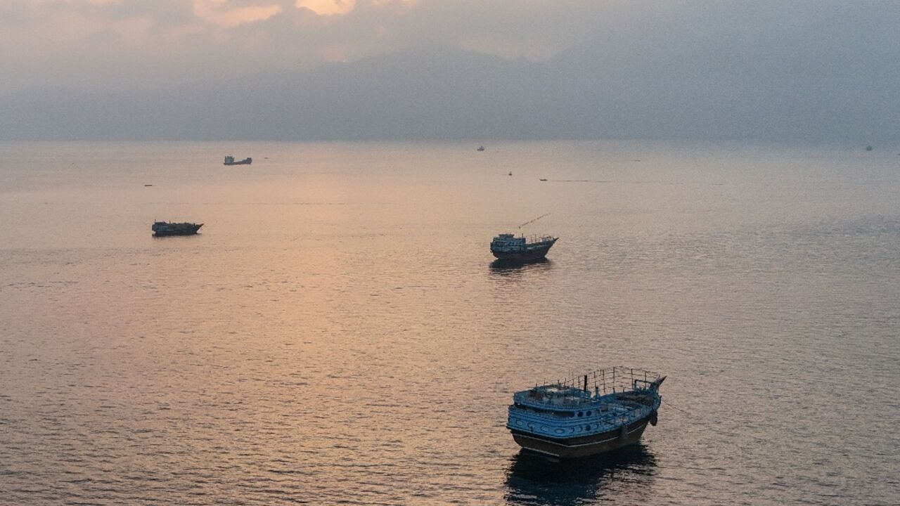যুক্তরাষ্ট্র-ইরান আলোচনা চলবে, আপাতত হামলা বন্ধে সম্মত দুই পক্ষ