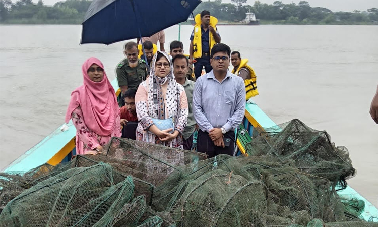 ঝালকাঠিতে জাটকা সংরক্ষণে সুগন্ধা নদীতে অভিযান
