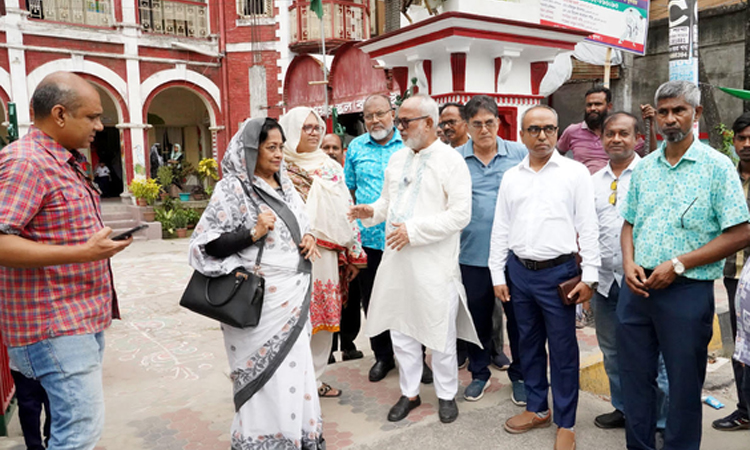 নগরীর প্রত্যেকটি ড্রেন বর্জ্য মুক্ত করা হচ্ছে : কেসিসি প্রশাসক