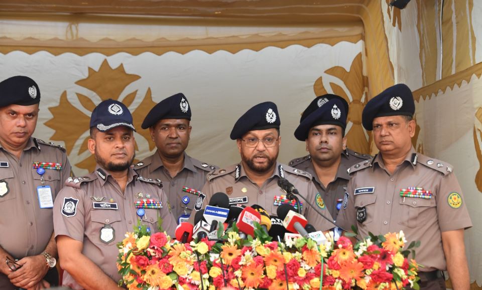 এআই ক্যামেরায় যানবাহন মনিটরিংয়ের উদ্বোধন করলেন ডিএমপির কমিশনার