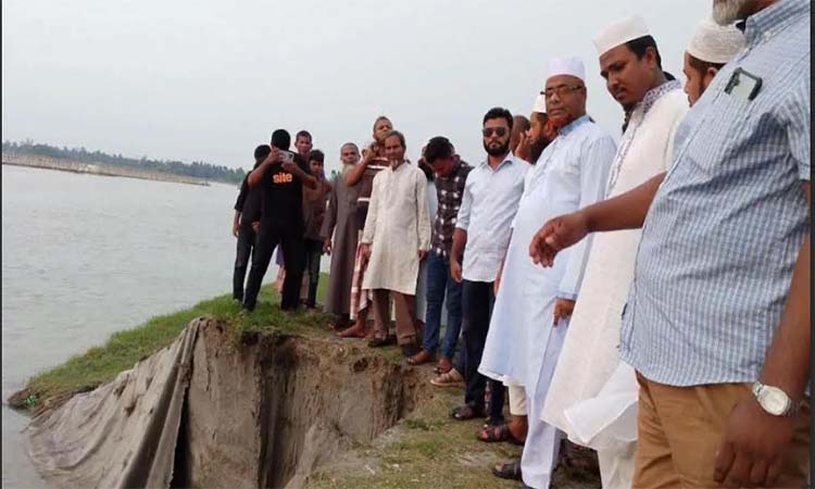 তিস্তায় কমছে পানি, বাড়ছে ভাঙন; পানিবন্দী অন্তত ২০হাজার পরিবার