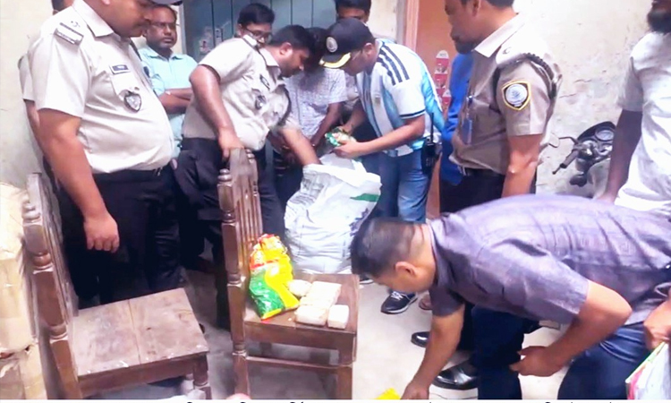 কক্সবাজার থেকে কুরিয়ারে আসা ১২ হাজার পিস ইয়াবা রংপুরে উদ্ধার