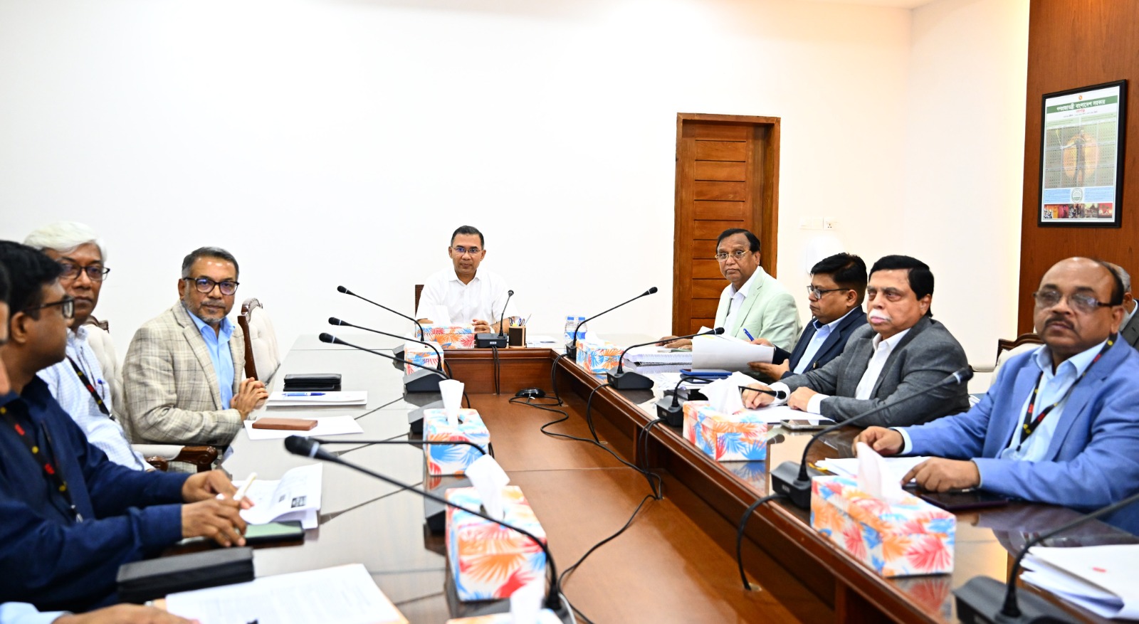 প্রধানমন্ত্রীর সভাপতিত্বে ডিএসসিসির সড়ক ব্যবস্থাপনা বিষয়ক সভা অনুষ্ঠিত