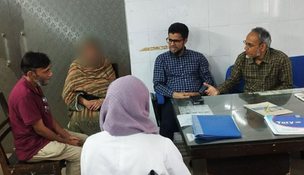 রামিসার মায়ের চিকিৎসা অব্যাহত, পাশে থাকার আশ্বাস বিএনপির স্বাস্থ্যবিষয়ক সম্পাদকের