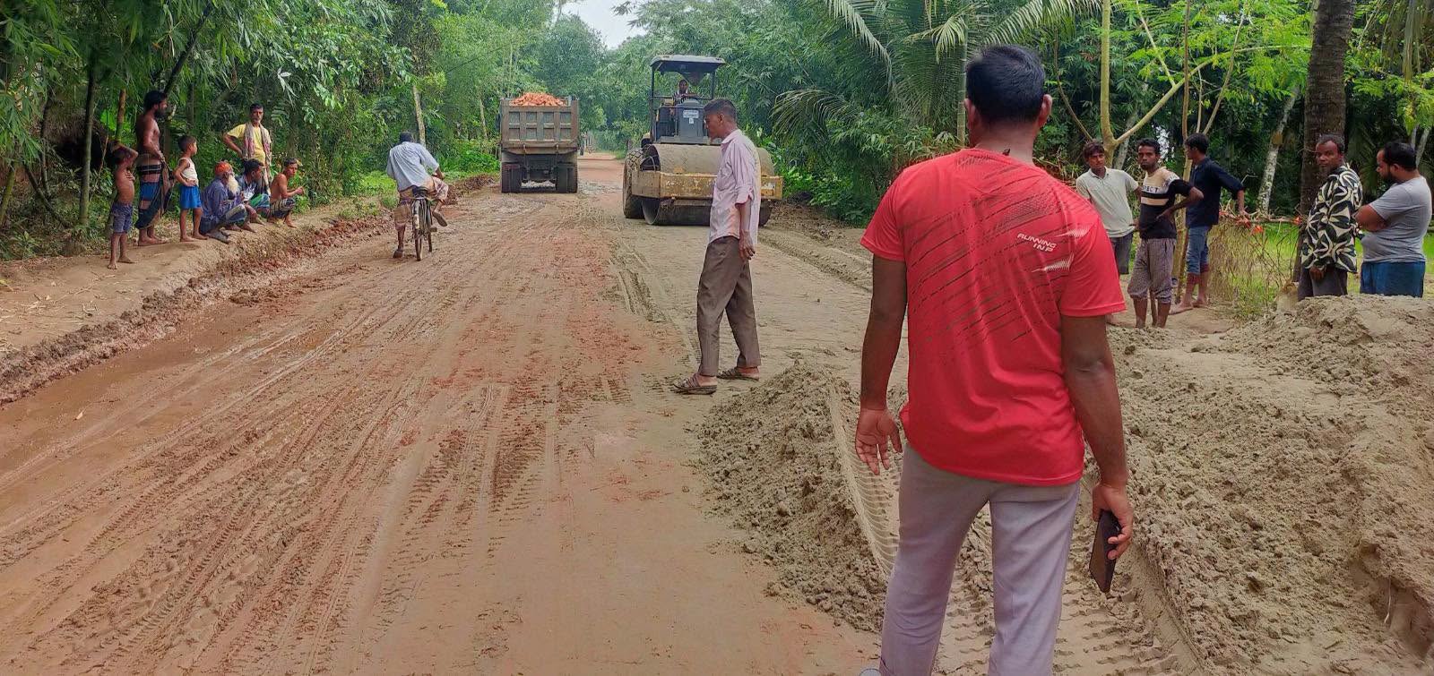 তথ্য প্রতিমন্ত্রীর উদ্যোগে মধুপুর-দেওয়ানগঞ্জ সড়কের সংস্কার কাজ শুরু