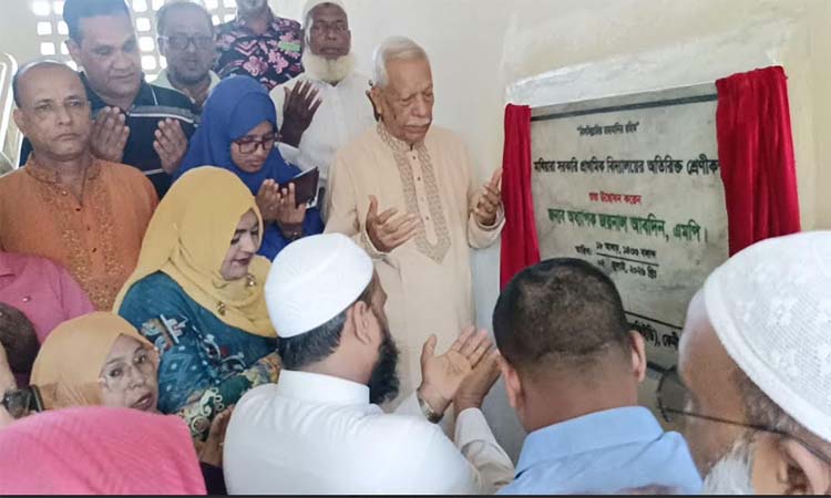 ফেনীতে তিনটি প্রাথমিক বিদ্যালয়ের নতুন ভবন উদ্বোধন