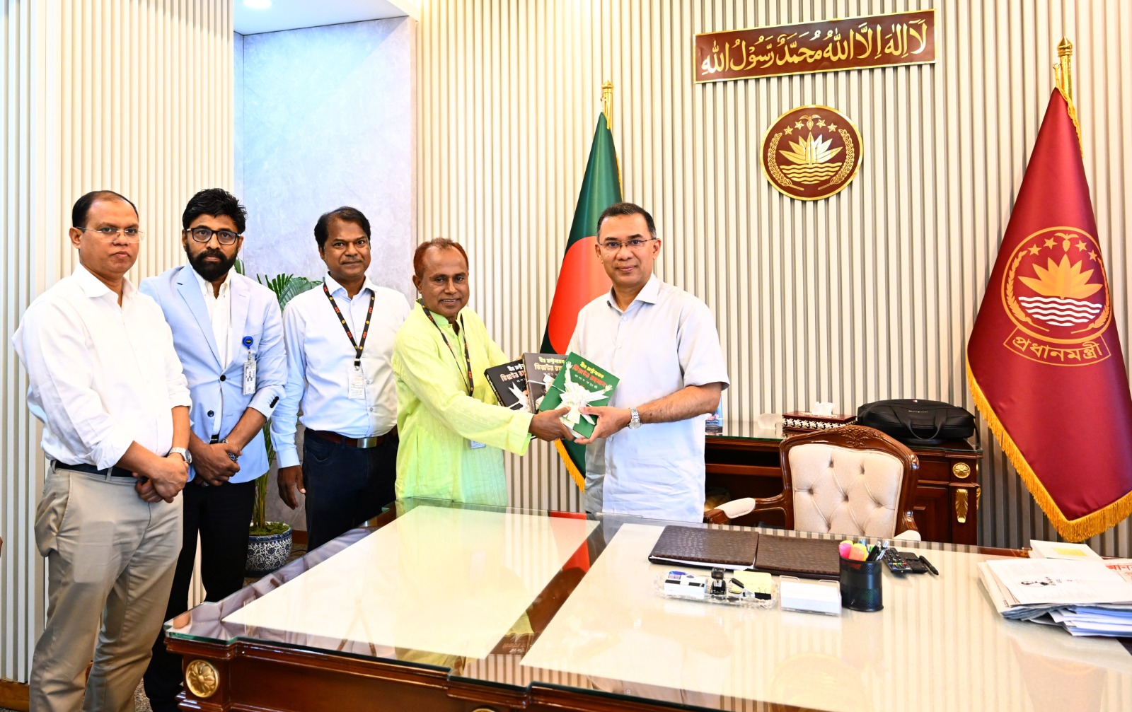 বীর রাষ্ট্রনায়ক জিয়াউর রহমান’ গ্রন্থের মোড়ক উন্মোচন প্রধানমন্ত্রীর