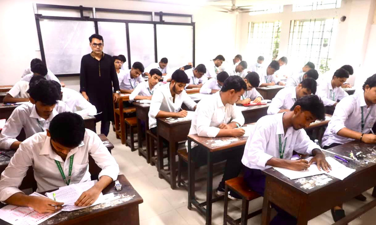 চাঁদপুরে এইচএসসি-সমমানের পরীক্ষায় অনুপস্থিত ৩৯০ পরীক্ষার্থী