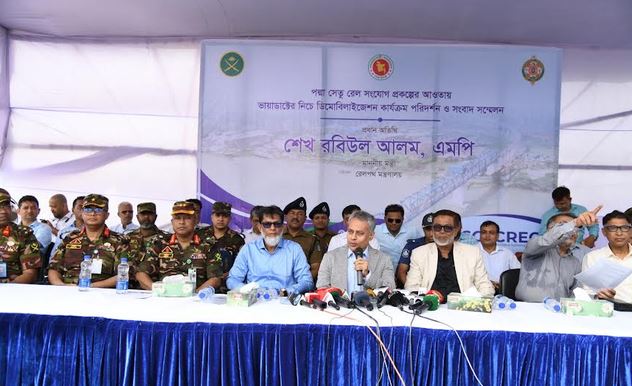 পূর্বের প্রাকৃতিক পরিবেশ ফিরিয়ে আনতেই ভায়াডাক্টের নিচের মাটি অপসারণ করা হচ্ছে : রেলমন্ত্রী