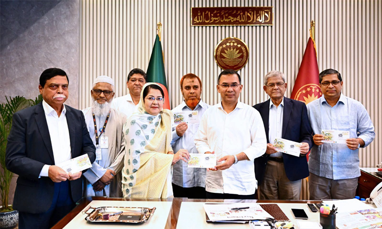 পল্লী উন্নয়ন দিবস উপলক্ষে স্মারক ডাক টিকেট উন্মোচন প্রধানমন্ত্রীর