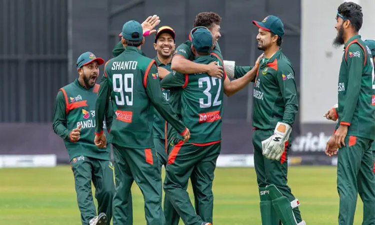 রানার বোলিং তোপে ১৪১ রানে অলআউট জিম্বাবুয়ে
