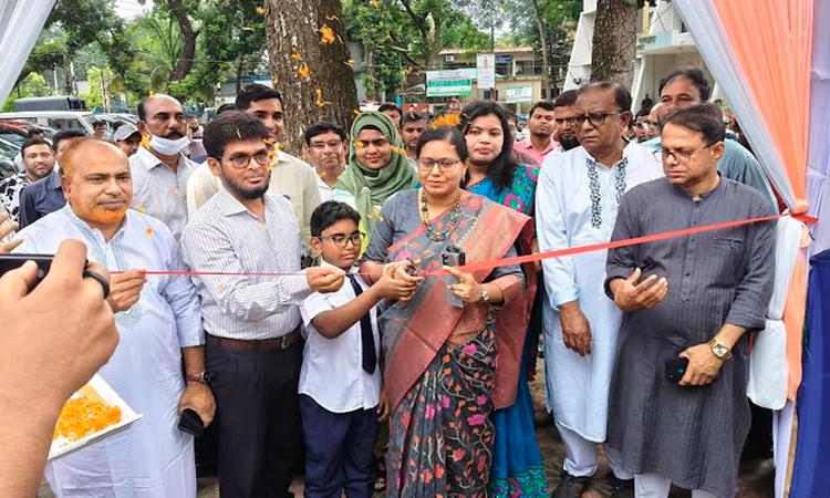 রাজবাড়ীতে ৩ দিনব্যাপী ফল মেলার উদ্বোধন