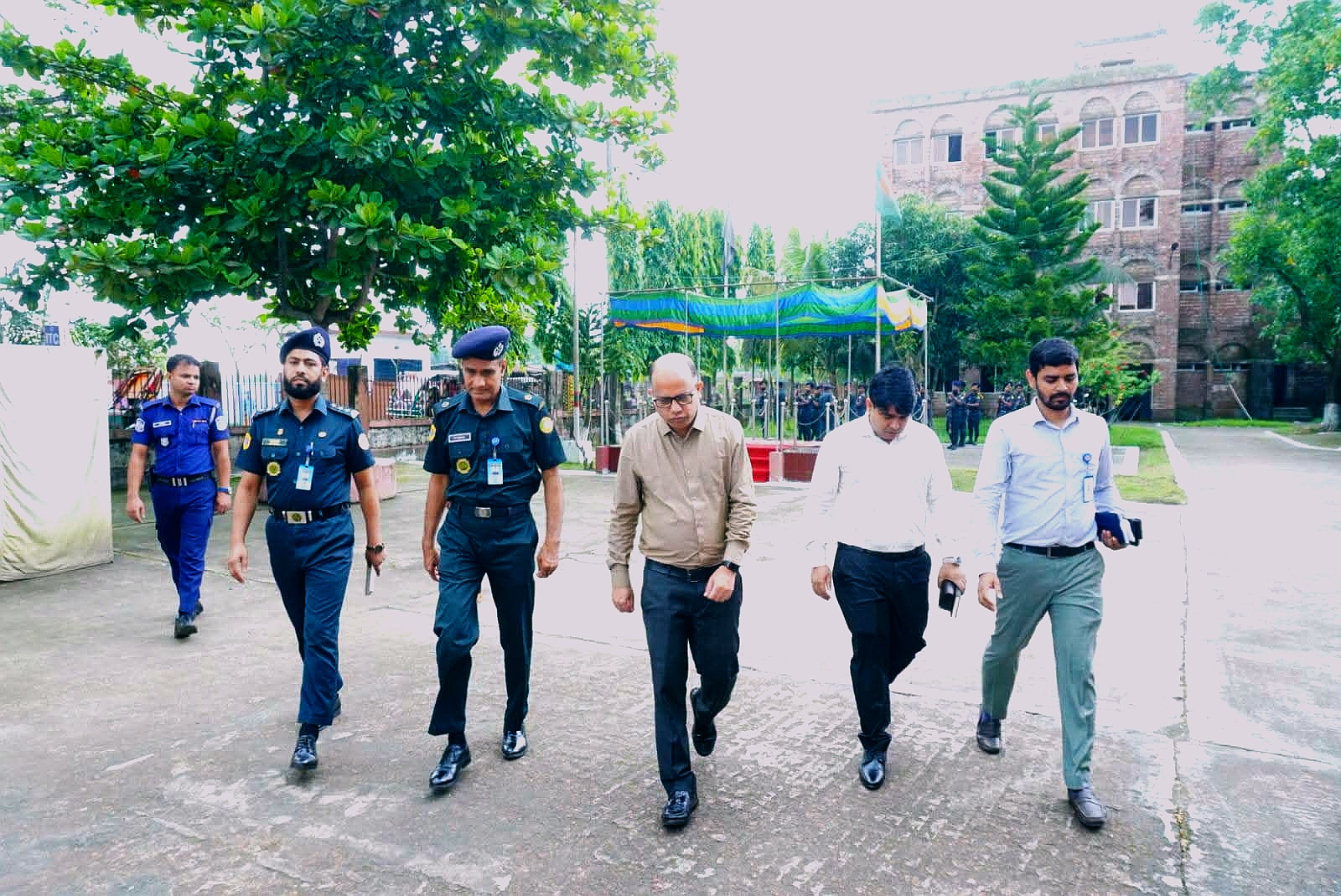 নেত্রকোণায় কারাবন্দিদের মাঝে প্রশিক্ষণ সনদ বিতরণ