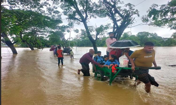 টানা বর্ষণে দীঘিনালা-সাজেক-লংগদু সড়ক যোগাযোগ বন্ধ