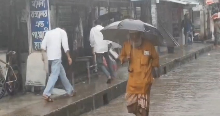 পটুয়াখালীতে সক্রিয় মৌসুমী বায়ুর প্রভাবে টানা ৫ দিনের বৃষ্টিপাত