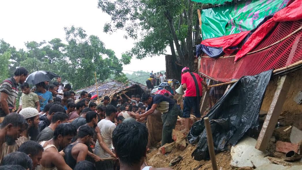 উখিয়ায় রোহিঙ্গা আশ্রয়শিবিরে আবারও পাহাড় ধস, ৮ জনের মৃত্যু