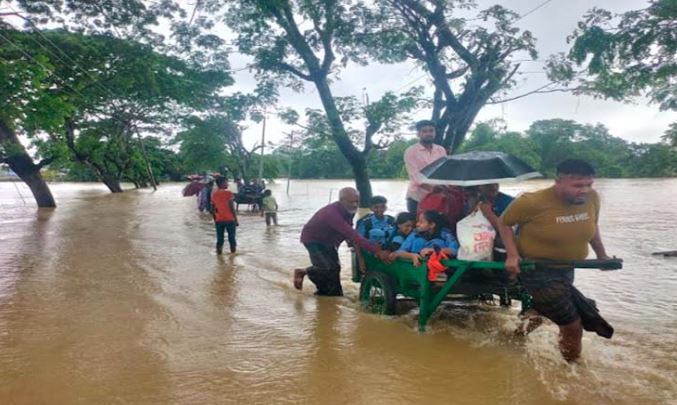 টানা বর্ষণে দীঘিনালা-সাজেক-লংগদু সড়ক যোগাযোগ বন্ধ