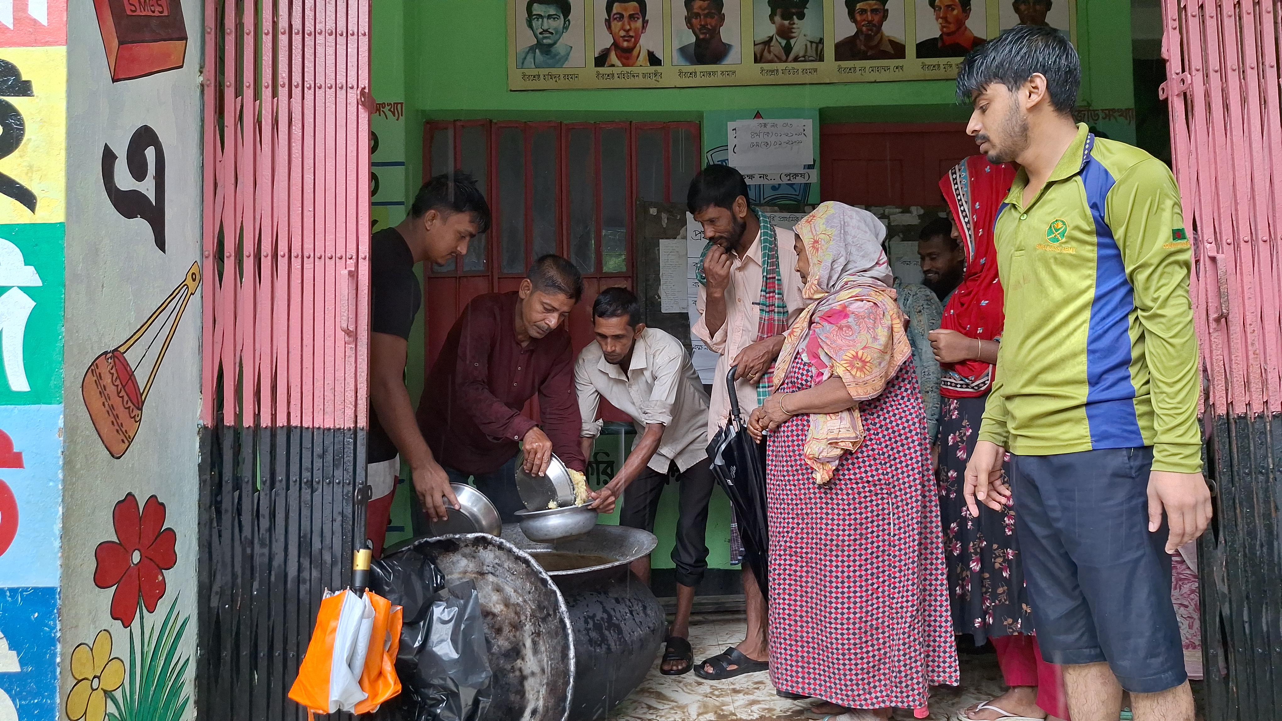 বান্দরবান পৌর এলাকায় ১৯ আশ্রয়কেন্দ্রে ঠাঁই পেয়েছেন ৪ হাজার মানুষ