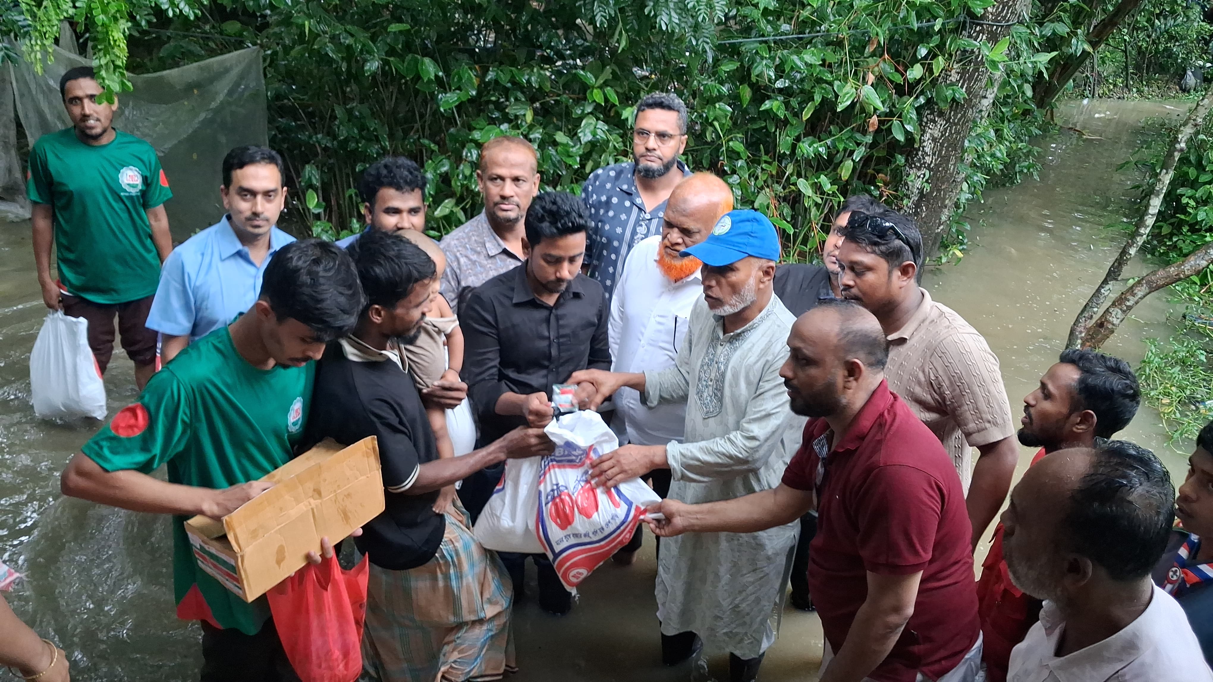 অসহায় পরিবারের পাশে দাঁড়ানো নৈতিক দায়িত্ব : এমপি এরশাদ উল্লাহ