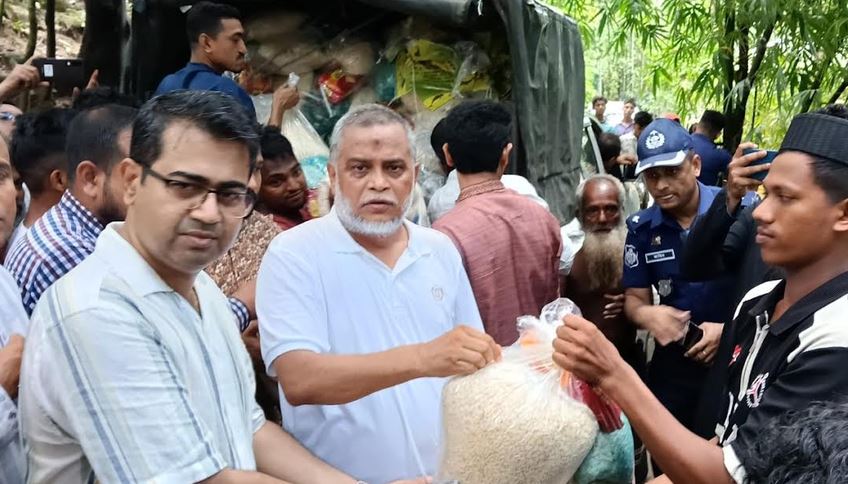 হবিগঞ্জে প্রাকৃতিক দুর্যোগে ক্ষতিগ্রস্থদের মধ্যে খাদ্য সামগ্রী বিতরণ